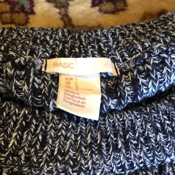 Sweater - Picture 2 of 3